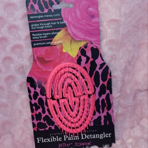 Betsey Johnson Other - Betsey Johnson Detangler